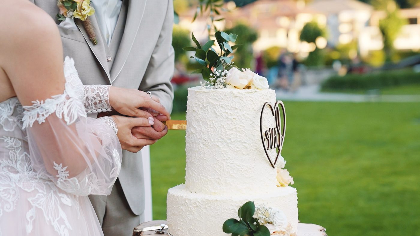 Cutting the cake